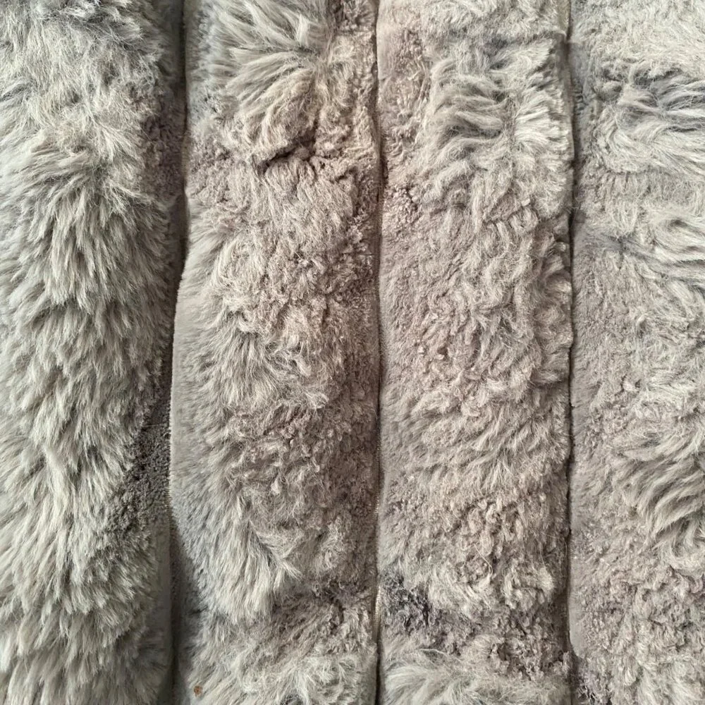 Frye Luxe Faux‎ Fur Plush King Size Blanket Gray Ribbed Textured Heavy Defects